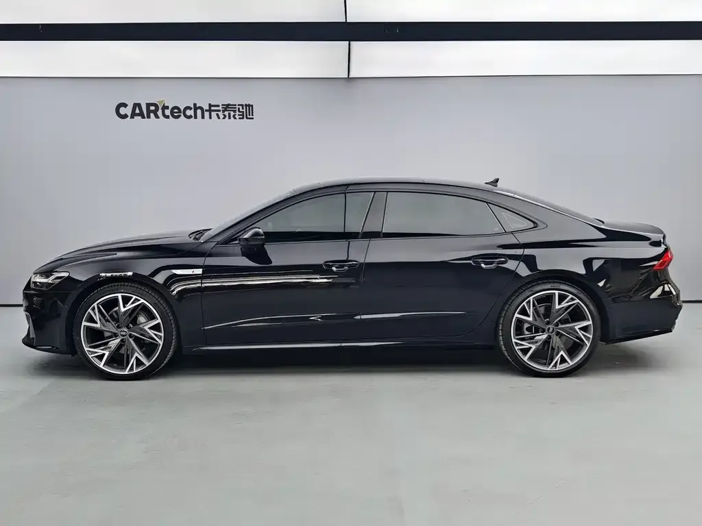 Audi A7L 2023 из CN, фото 2