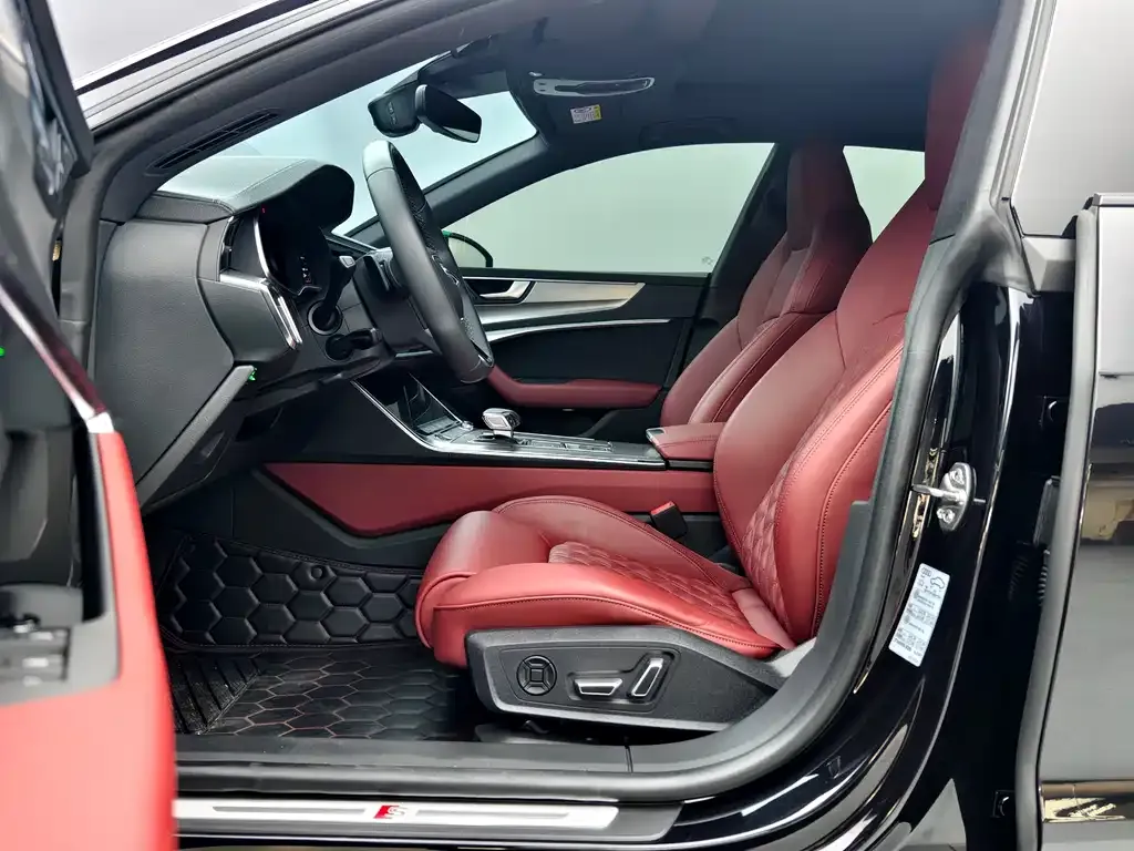 Audi A7L 2023 из CN, фото 4