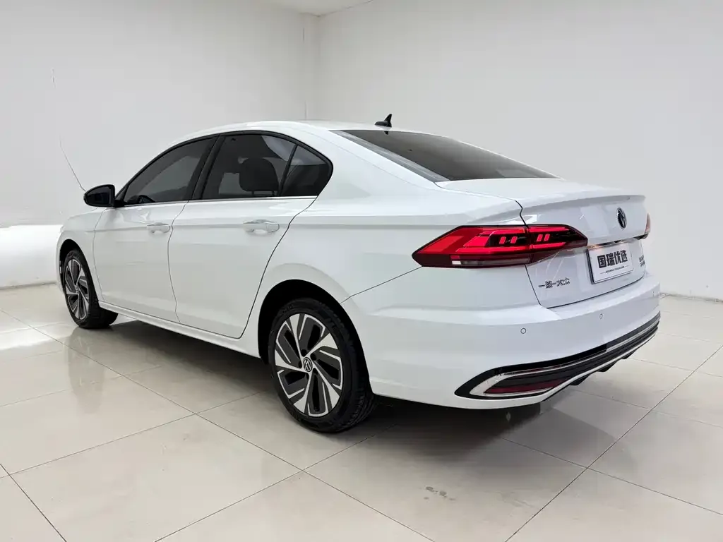Volkswagen Bora 2023 из CN, фото 3