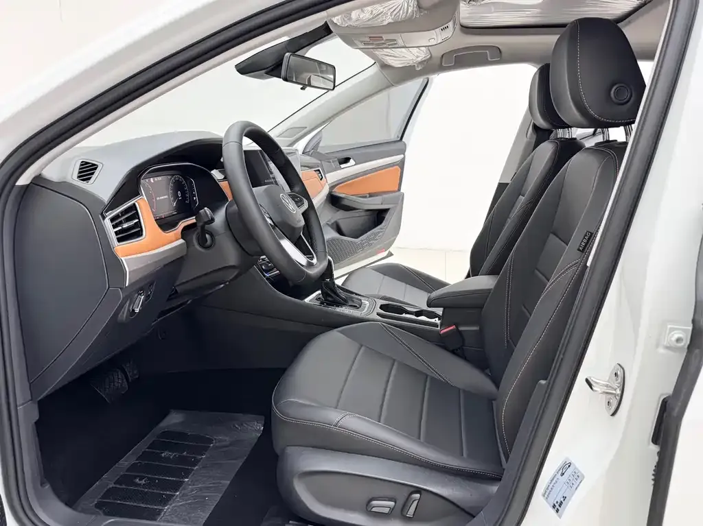Volkswagen Bora 2023 из CN, фото 9