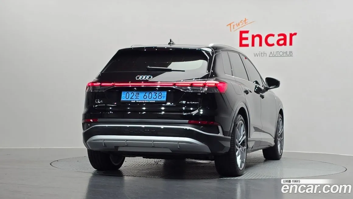 Audi Q4 e-tron — фото 8