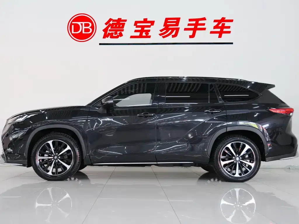 Toyota Crown Kluger 2021 из CN, фото 10