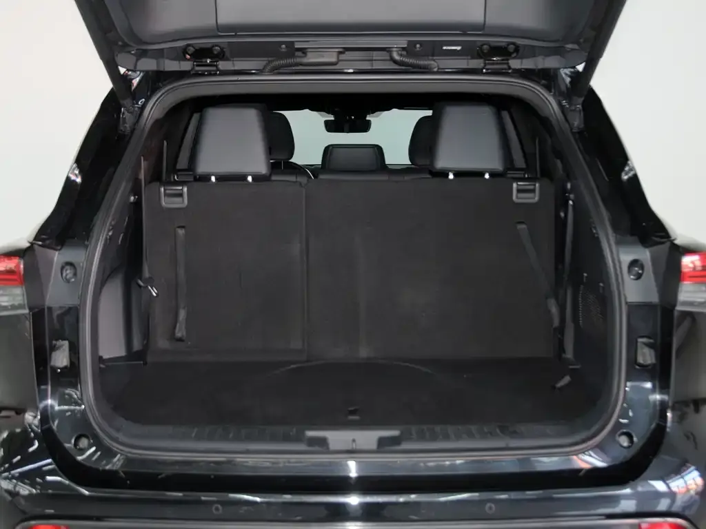 Toyota Crown Kluger 2021 из CN, фото 3