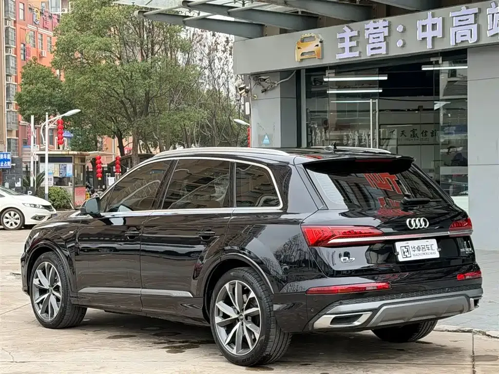 Audi Q7 2021 из CN, фото 8