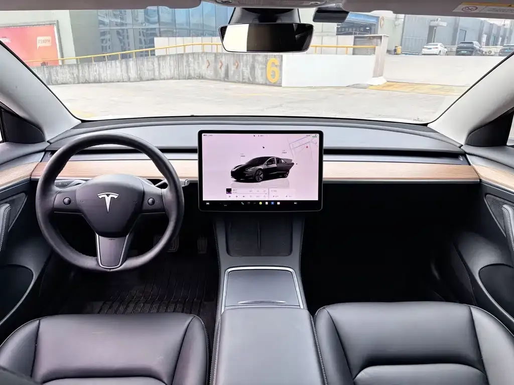 Tesla Model 3 — фото 10