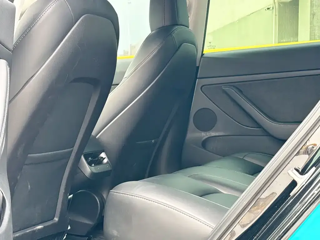 Tesla Model 3 — фото 6