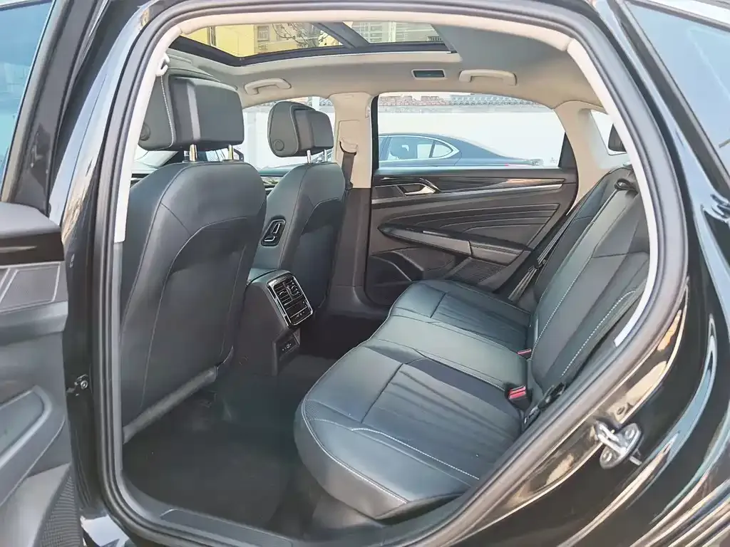 Volkswagen Passat 2025 из CN, фото 3