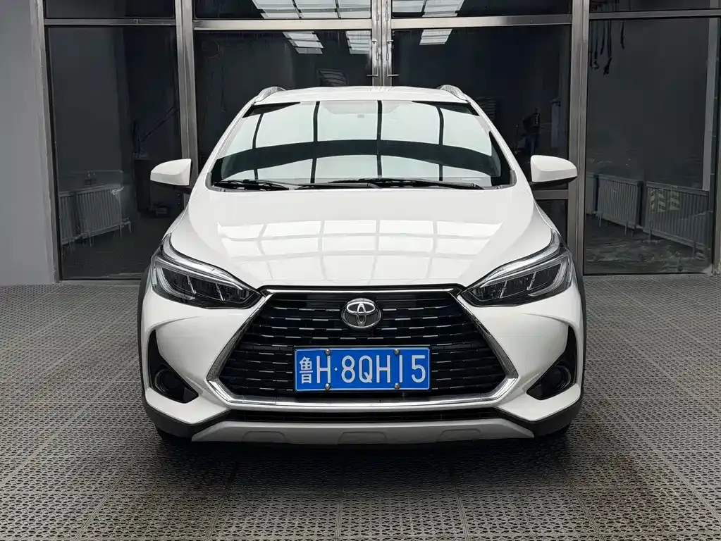 Toyota Yaris L — фото 7