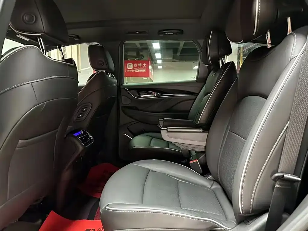 Buick Enclave 2023 из CN, фото 5