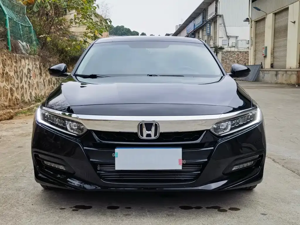 Honda Accord — фото 8