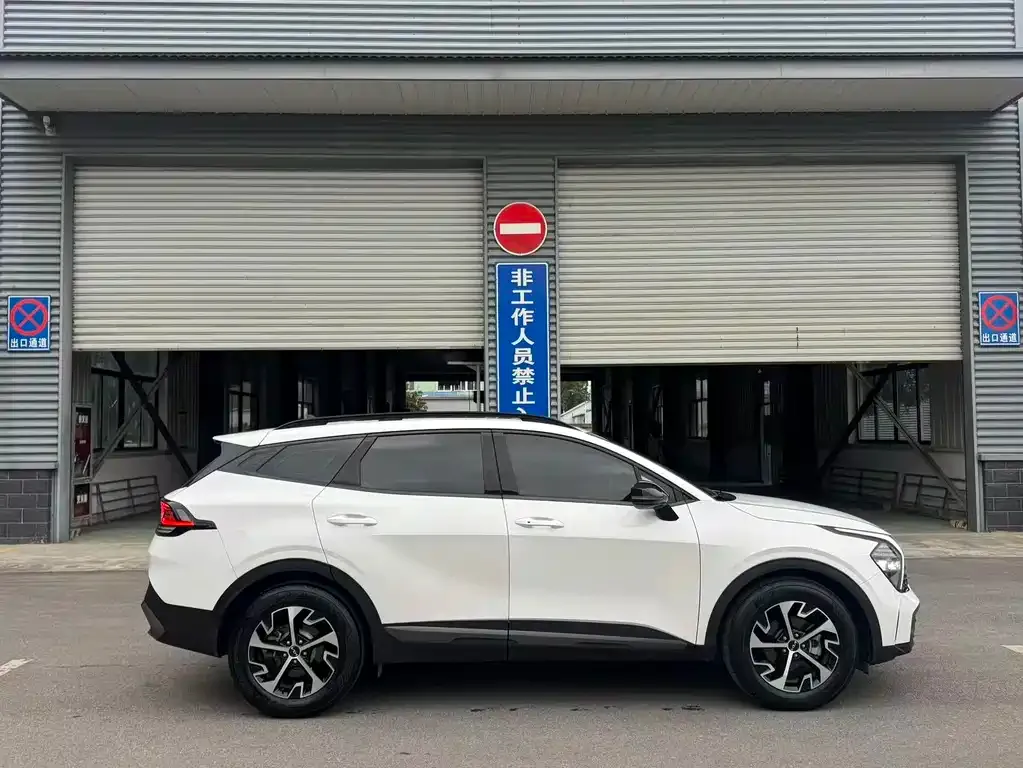 Kia Sportage 2024 из CN, фото 10
