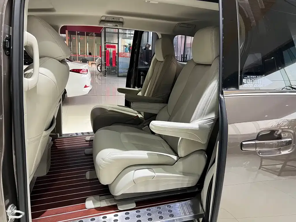 Buick GL8 2022 из CN, фото 8