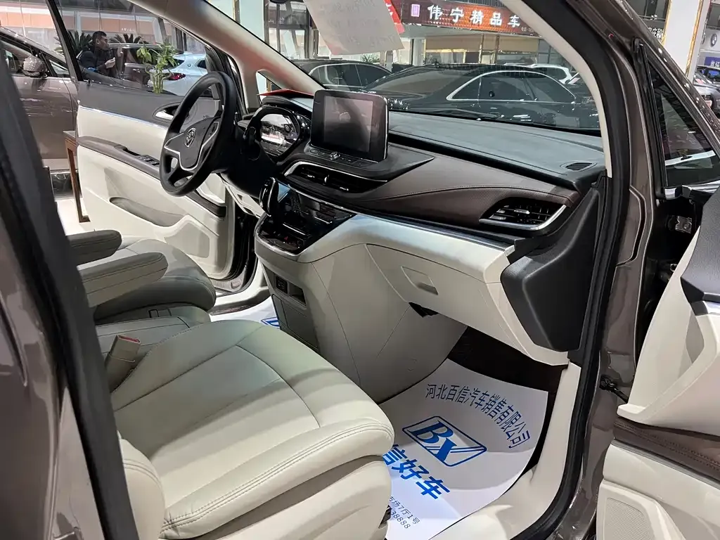 Buick GL8 2022 из CN, фото 3