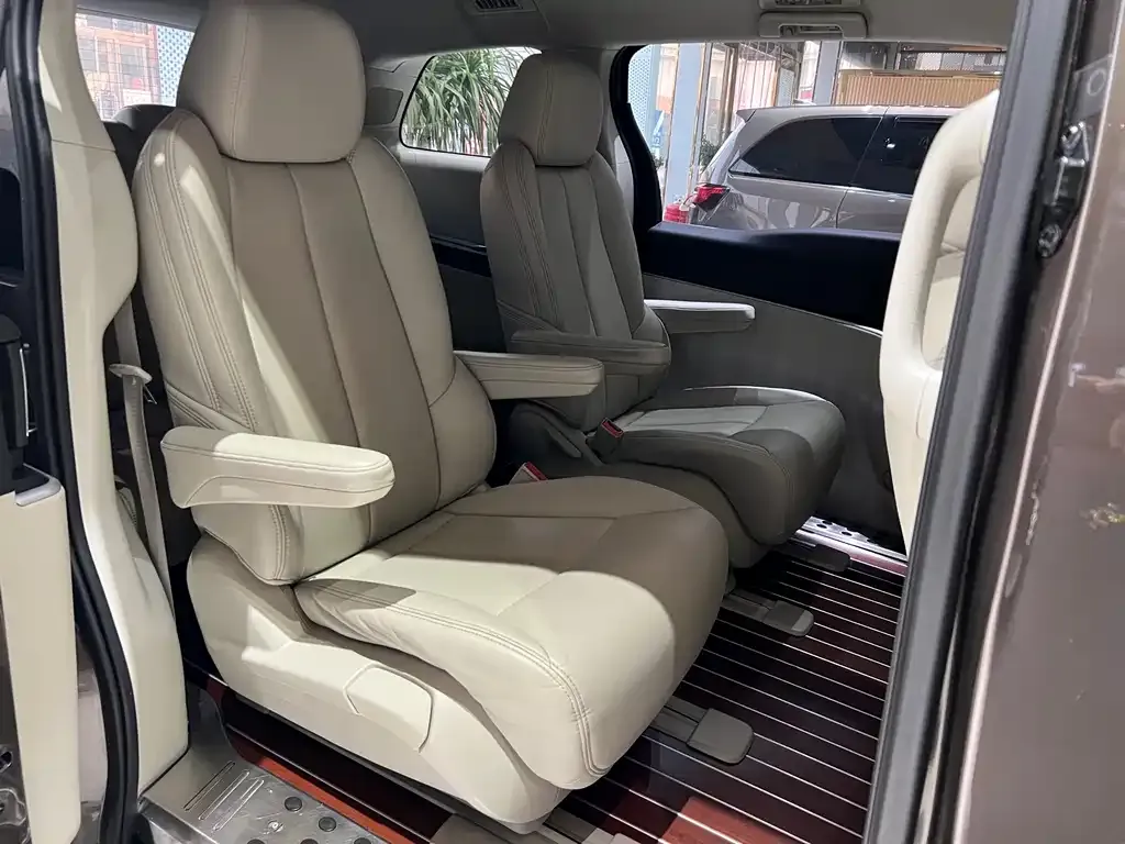 Buick GL8 2022 из CN, фото 9