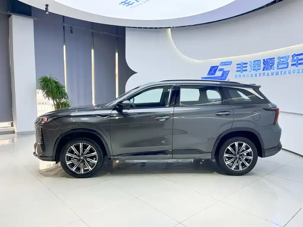 Changan CS75PLUS — фото 4