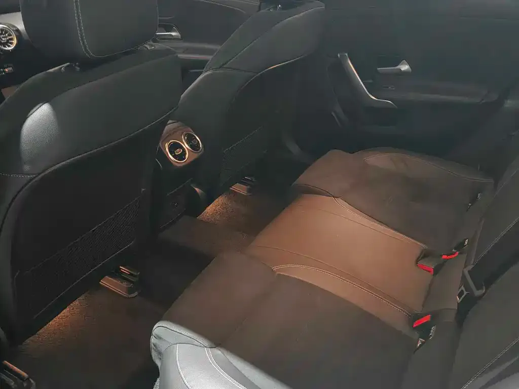 Mercedes-Benz A-Class 2023 из CN, фото 2