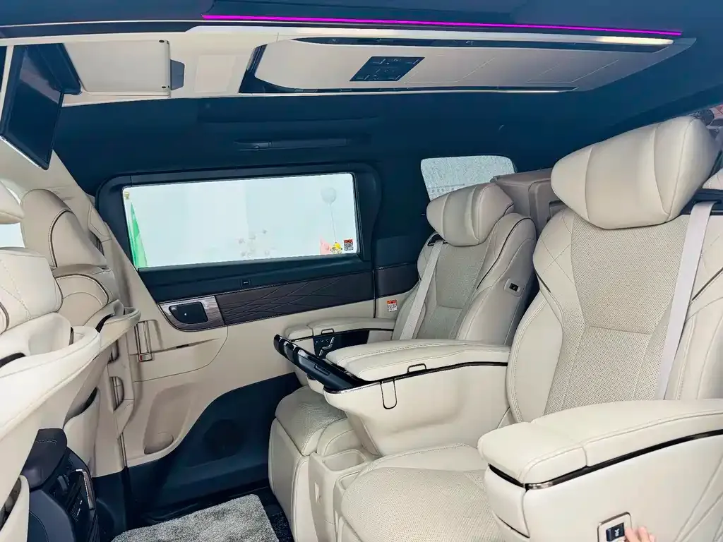 Toyota Alphard 2023 из CN, фото 5