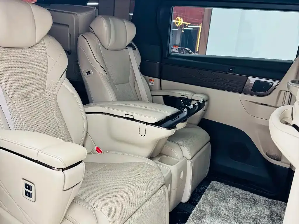 Toyota Alphard 2023 из CN, фото 9