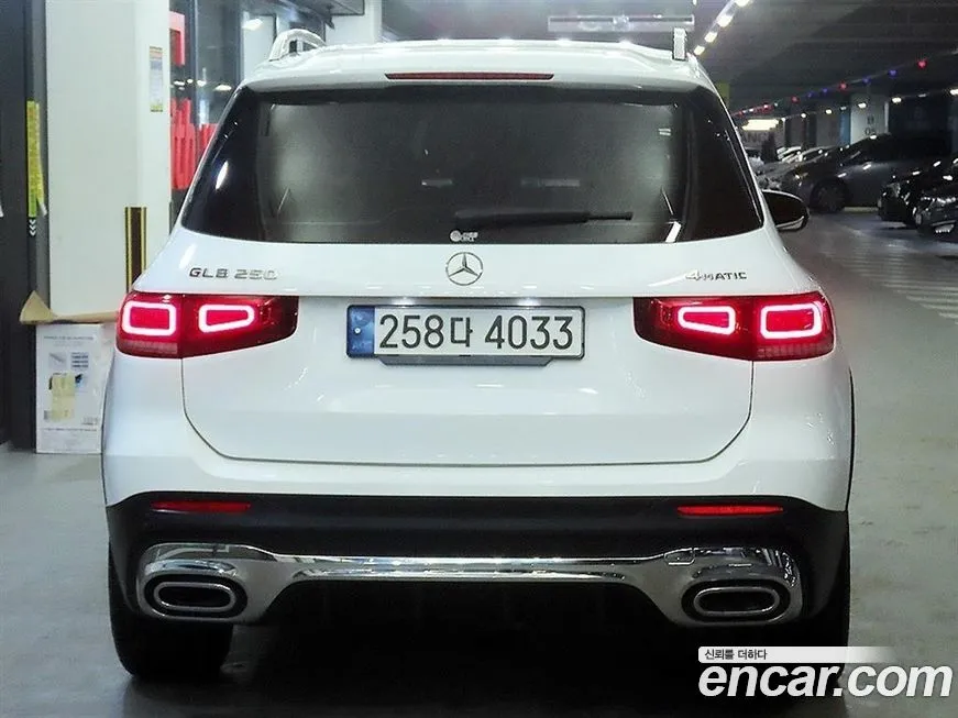 Mercedes-Benz GLB-Class — фото 1