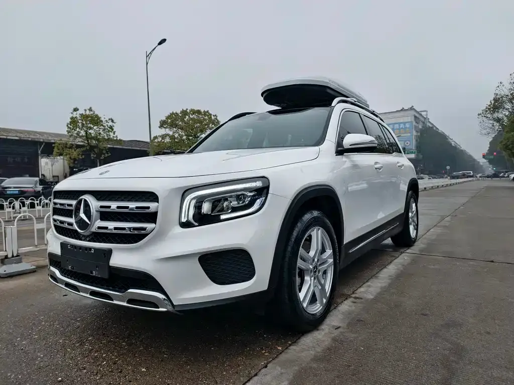 Mercedes-Benz GLB — фото 1