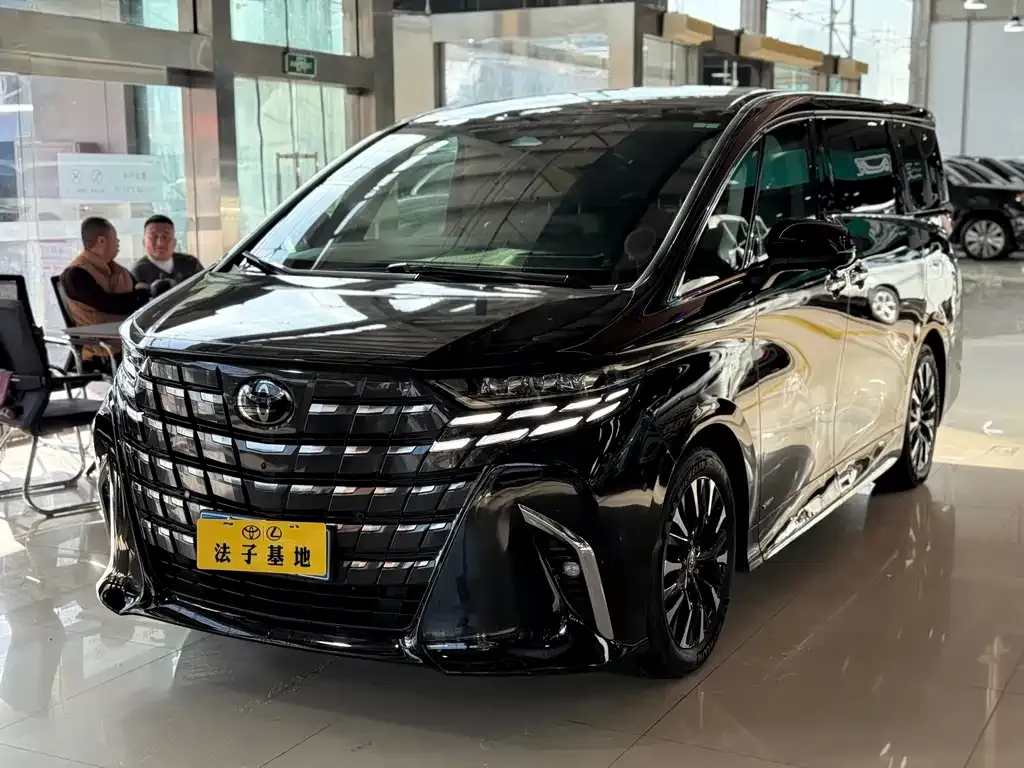 Toyota Alphard — фото 10