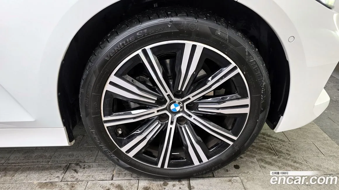 BMW 3-Series 2025 из KR, фото 8