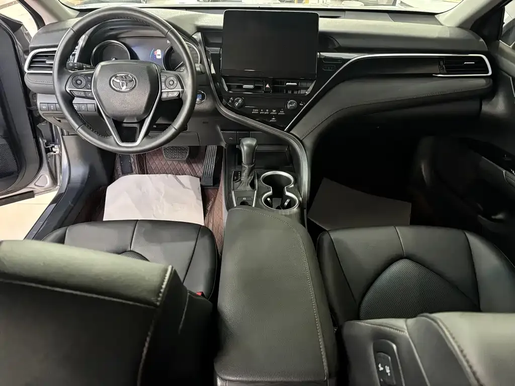 Toyota Camry 2023 из CN, фото 7