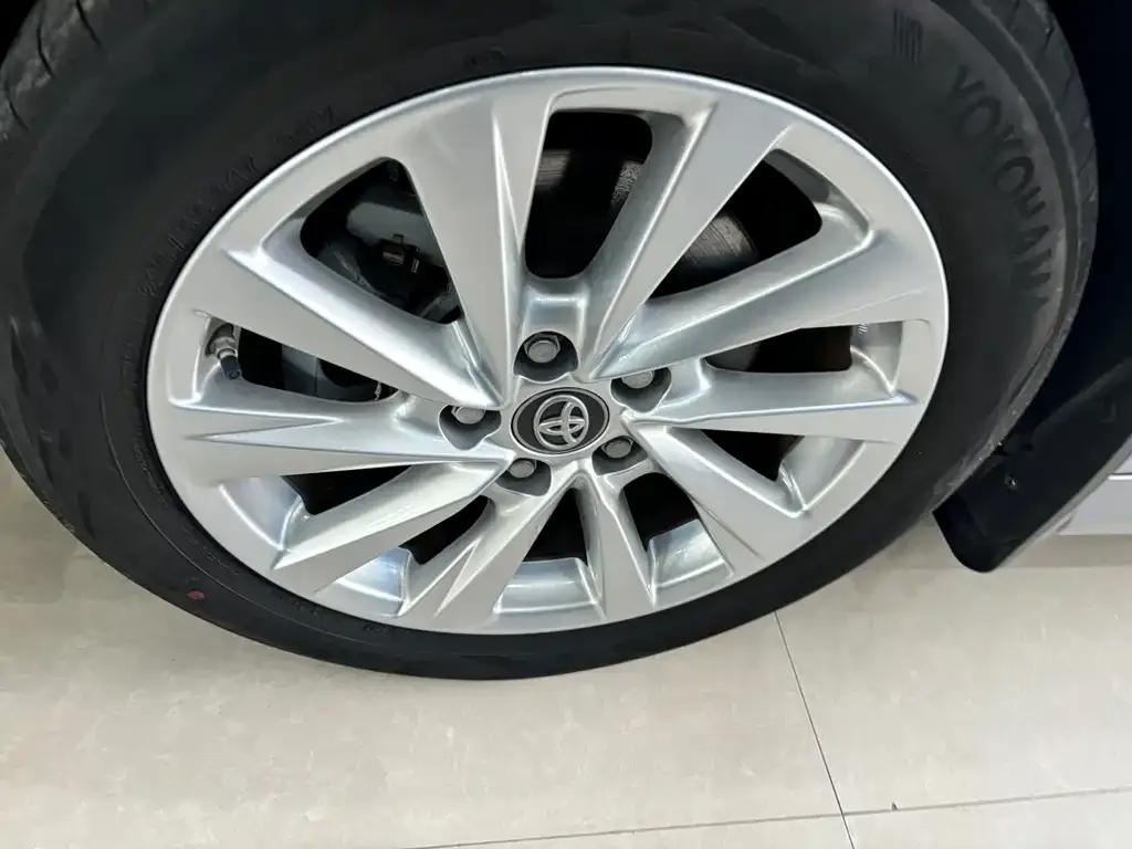 Toyota Camry 2023 из CN, фото 3
