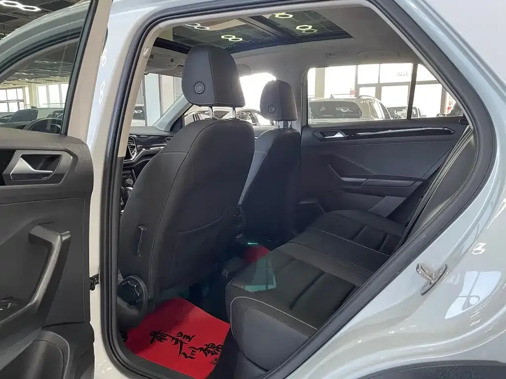 Volkswagen T-Roc 2022 из CN, фото 2