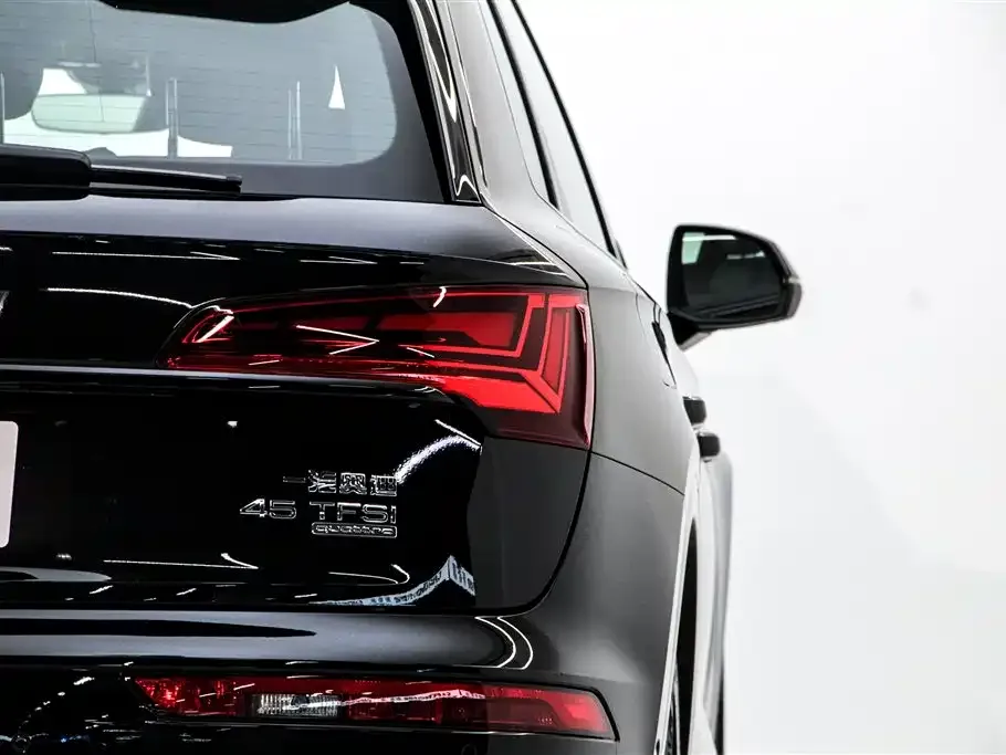 Audi Q5L — фото 3