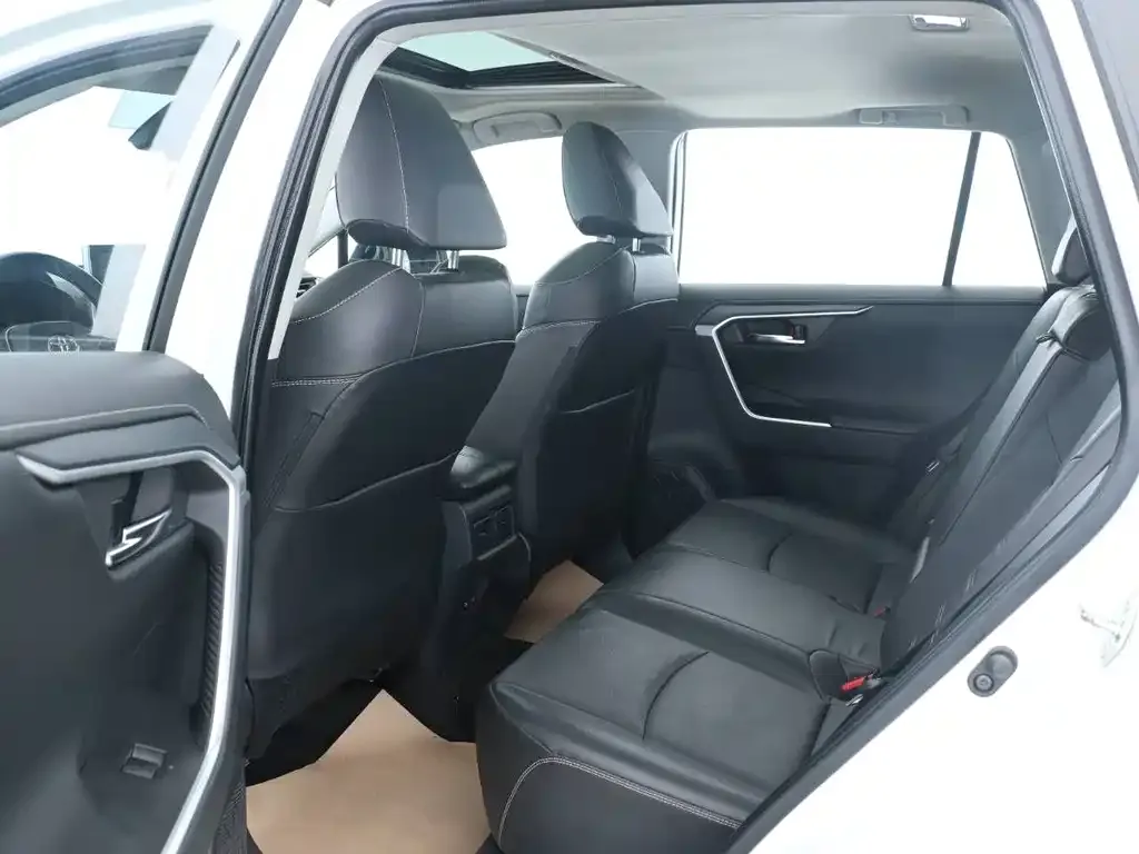 Toyota RAV4 2021 из CN, фото 3
