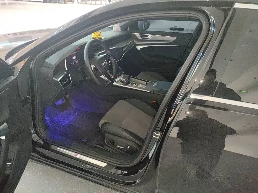 Audi A6L 2024 из CN, фото 4