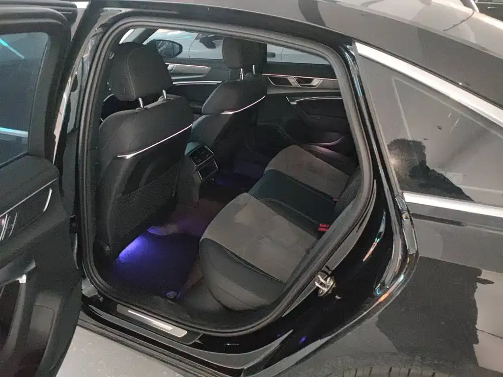 Audi A6L 2024 из CN, фото 3