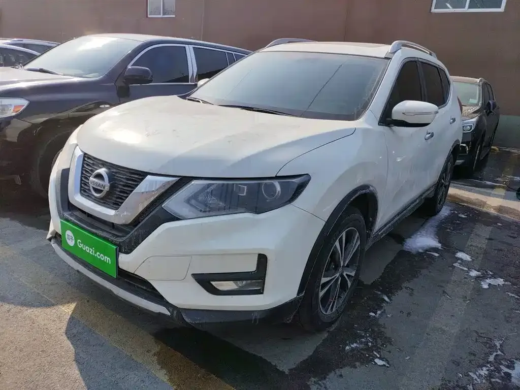 Nissan X-Trail — фото 1