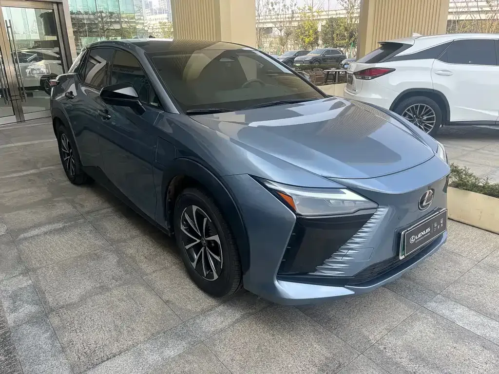 Lexus RZ — фото 2