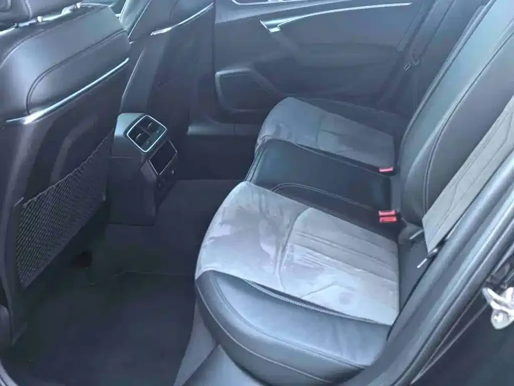 Audi A6L 2024 из CN, фото 2