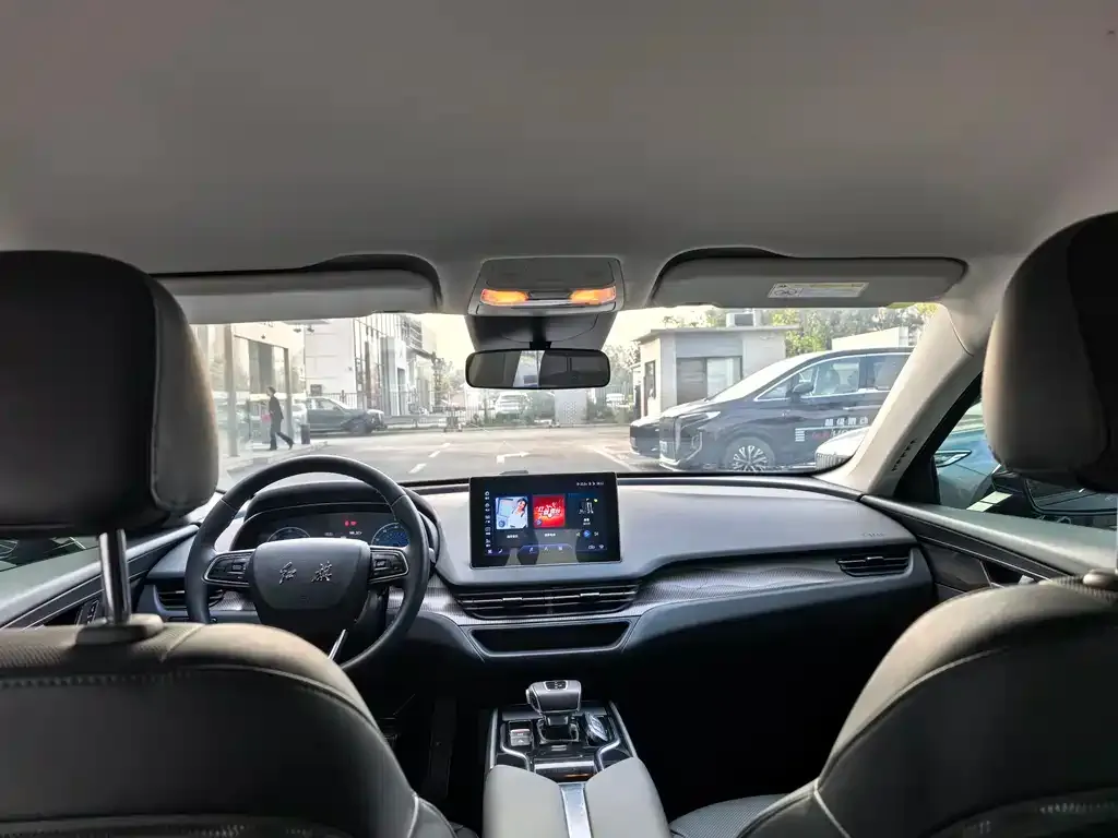 Hongqi E-QM5 — фото 4
