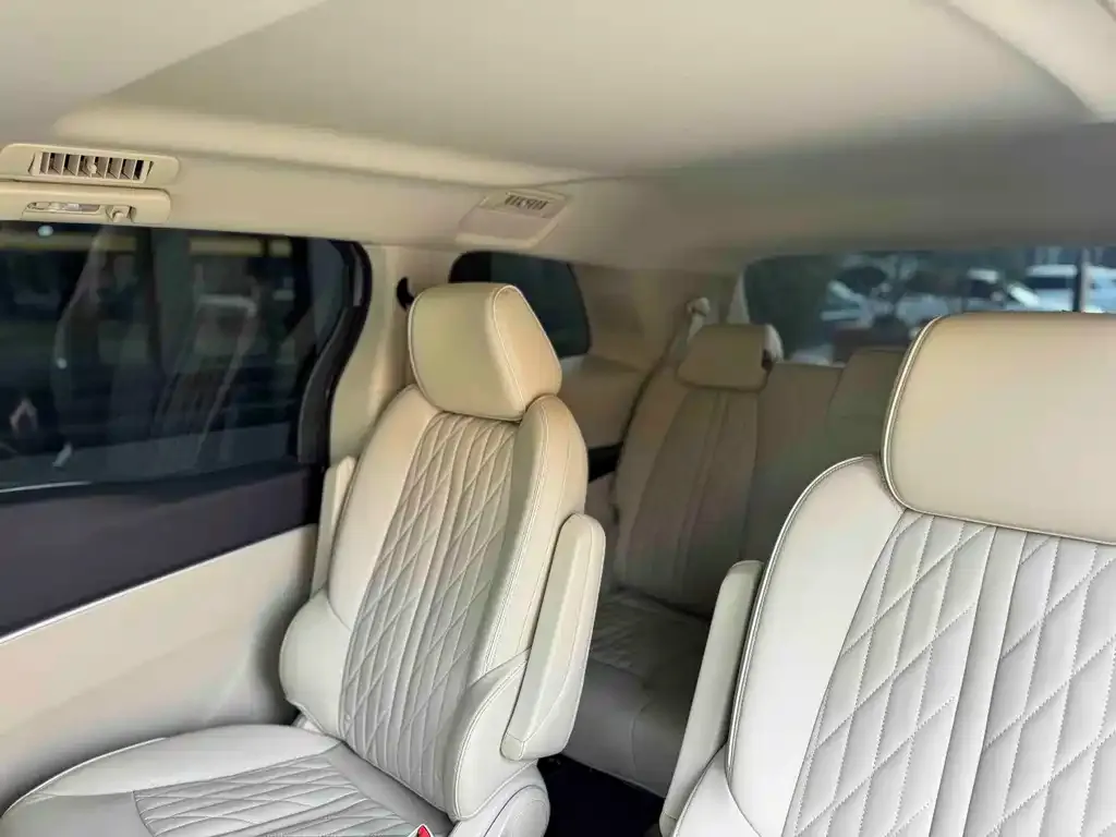 Buick GL8 2023 из CN, фото 4