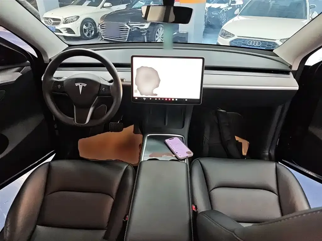 Tesla Model Y — фото 7