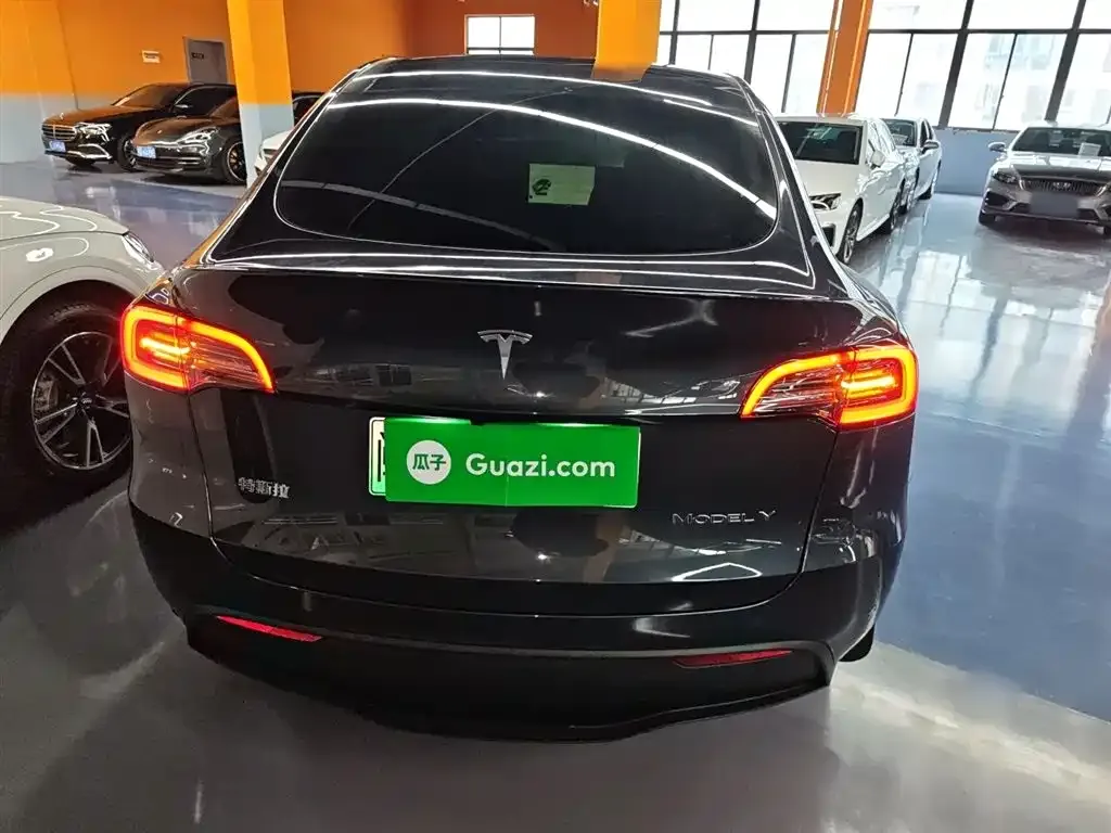 Tesla Model Y — фото 4
