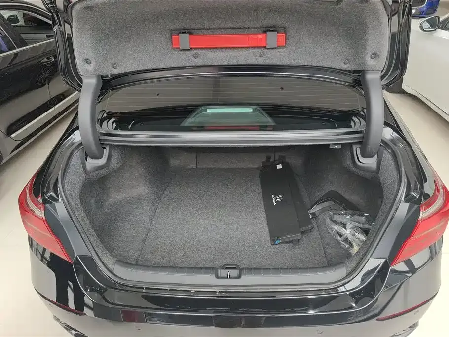 Honda Inspire 2023 из CN, фото 6