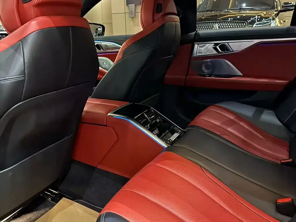 BMW 8 Series 2023 из CN, фото 6