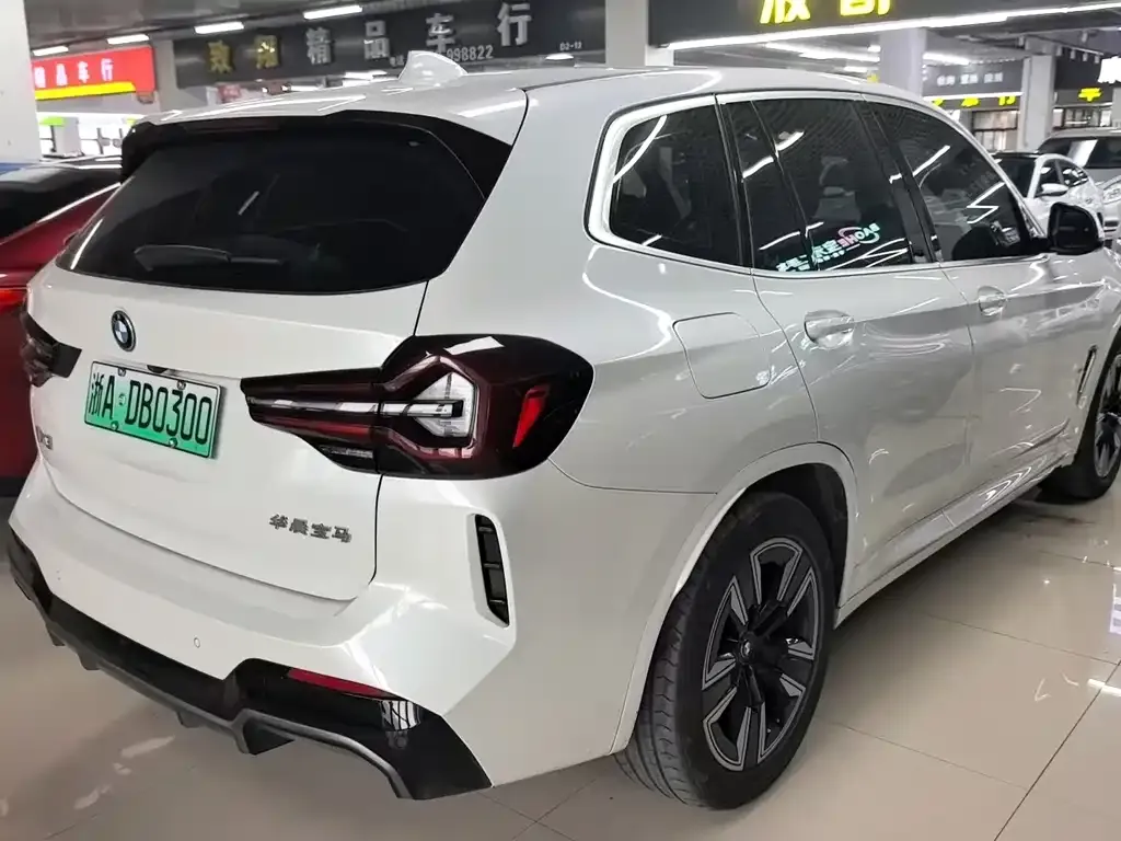 BMW iX3 2024 из CN, фото 8