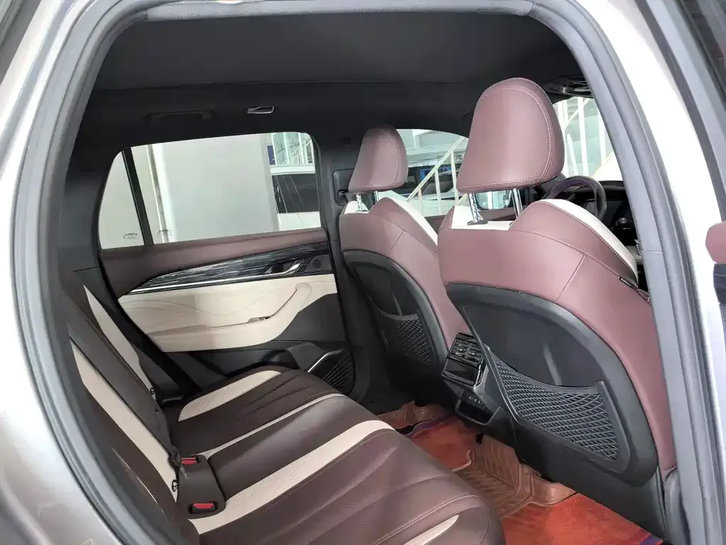 Geely Xingyue L 2023 из CN, фото 2