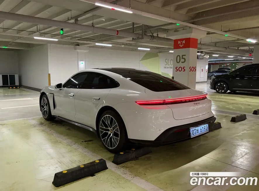 Porsche Taycan 2022 из KR, фото 7