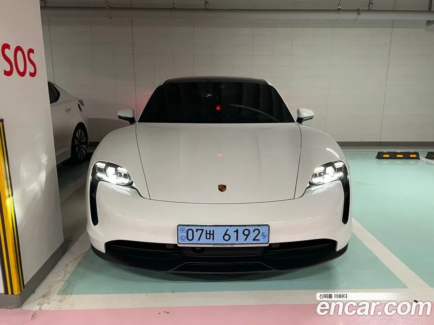 Porsche Taycan 2022 из KR, фото 9