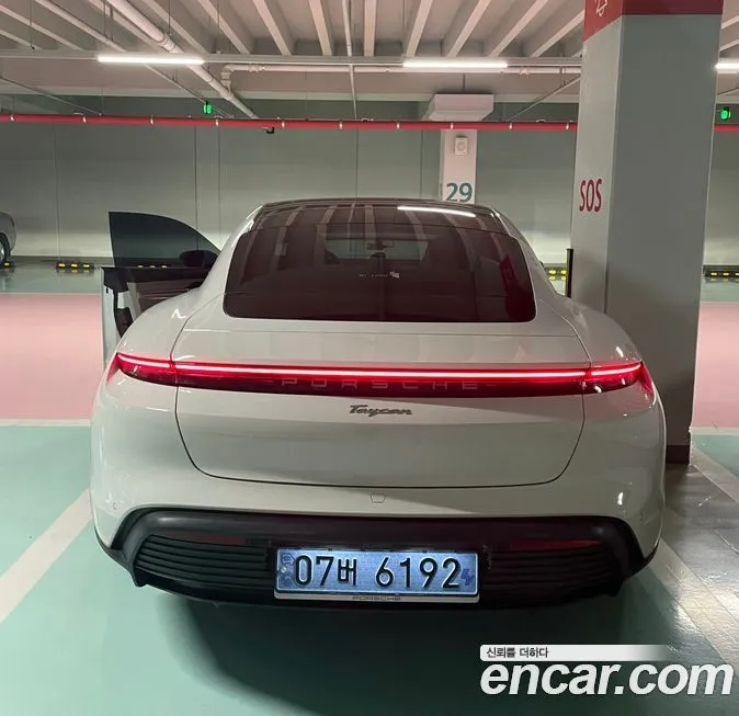 Porsche Taycan 2022 из KR, фото 5