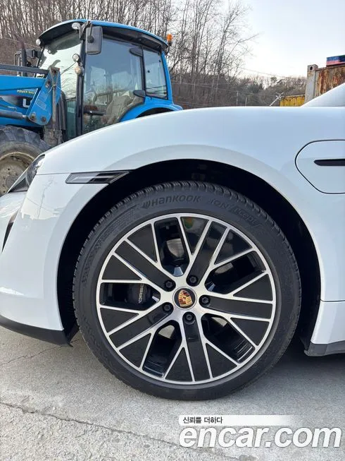 Porsche Taycan 2022 из KR, фото 10