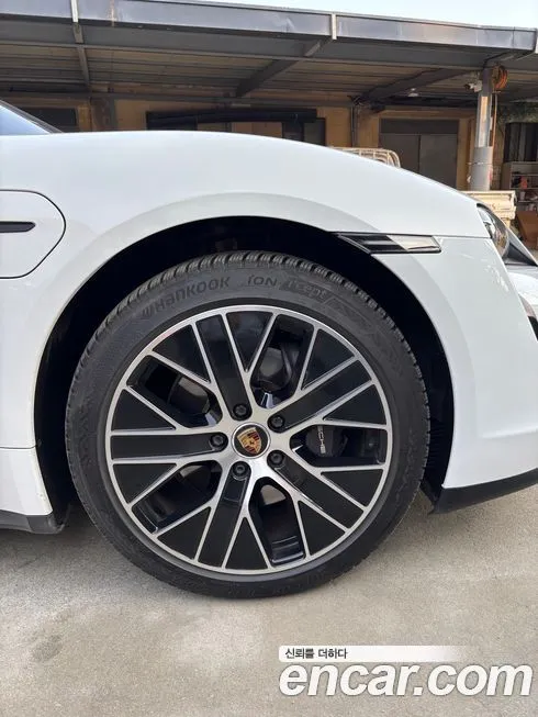Porsche Taycan 2022 из KR, фото 3