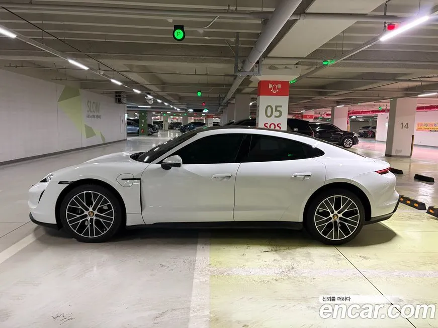 Porsche Taycan 2022 из KR, фото 8